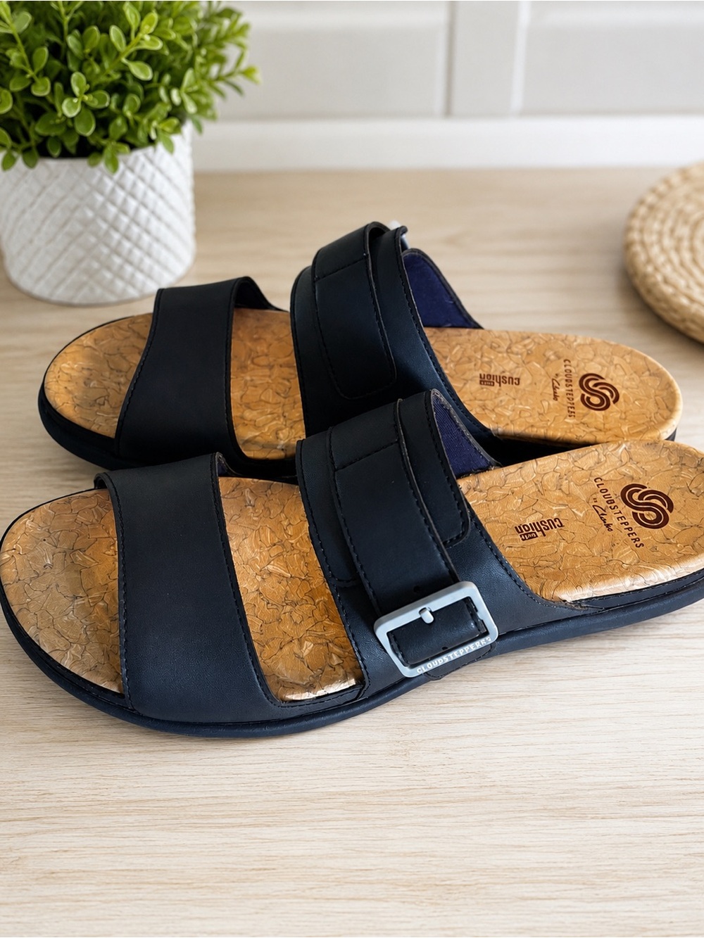 Clarks Collection 91/2 Wide Navy Blue